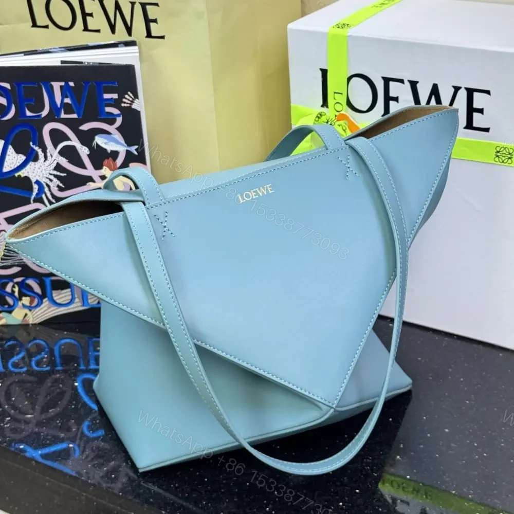 View 5 of 高仿Loewe*Fold系列4512小牛皮Tote手袋水色中號免檢版