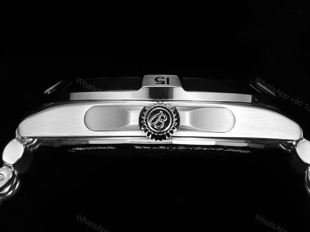 View 7 of Breitling Chronomat B31 40 Stainless Steel Green Dial Rouleaux AB3114101L1A1