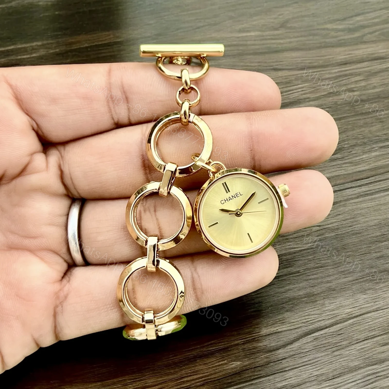 Chanel Gold New Collection — view 1