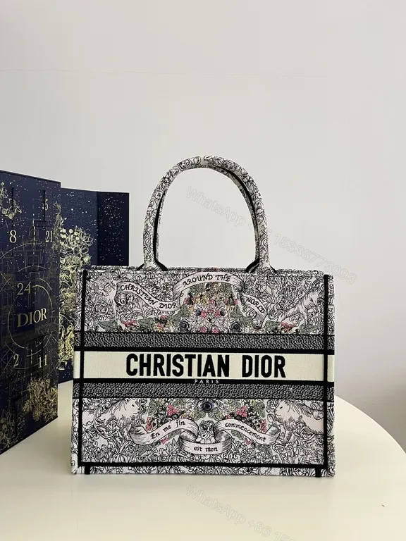 Structured Luxury Tote: Dior-Inspired Pattern, All-Season Versatility — view 1