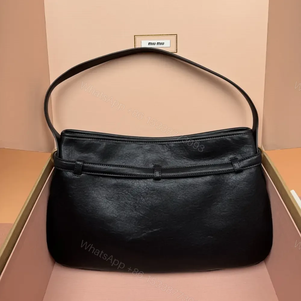 View 2 of 高仿miumiu*Aventure系列5BC181小羊皮腋下包黑色中號免檢版