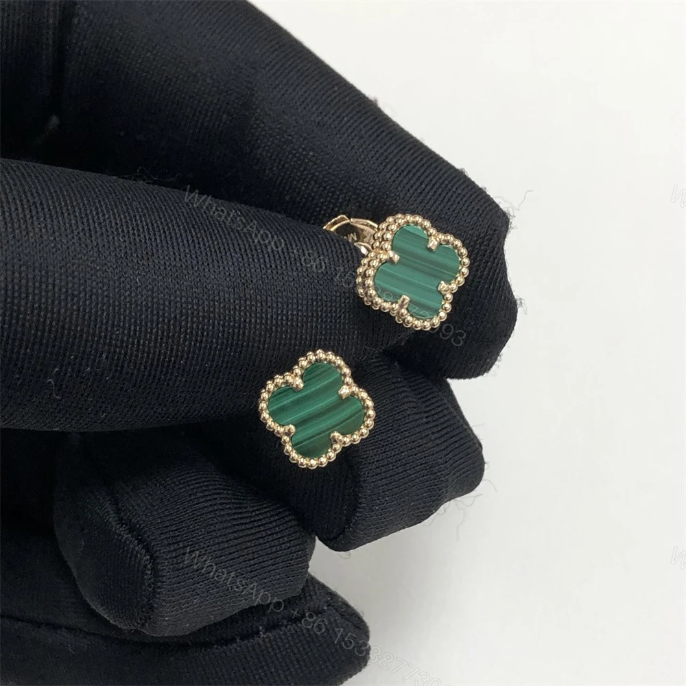VCA Sweet Alhambra Earstuds Malachite Yellow Gold — view 2