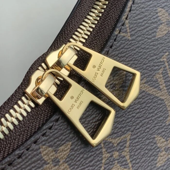 View 7 of Louis Vuitton Boulogne Beige 29Cm M45832