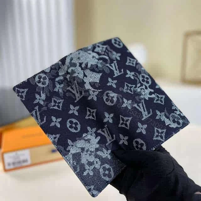 View 4 of Louis Vuitton Brazza Wallet Monogram Canvas Other M80032 – RRG018