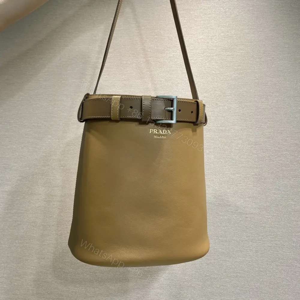 View 10 of 高仿Prada*Buckle系列1BE085小牛皮水桶包焦糖色免檢版
