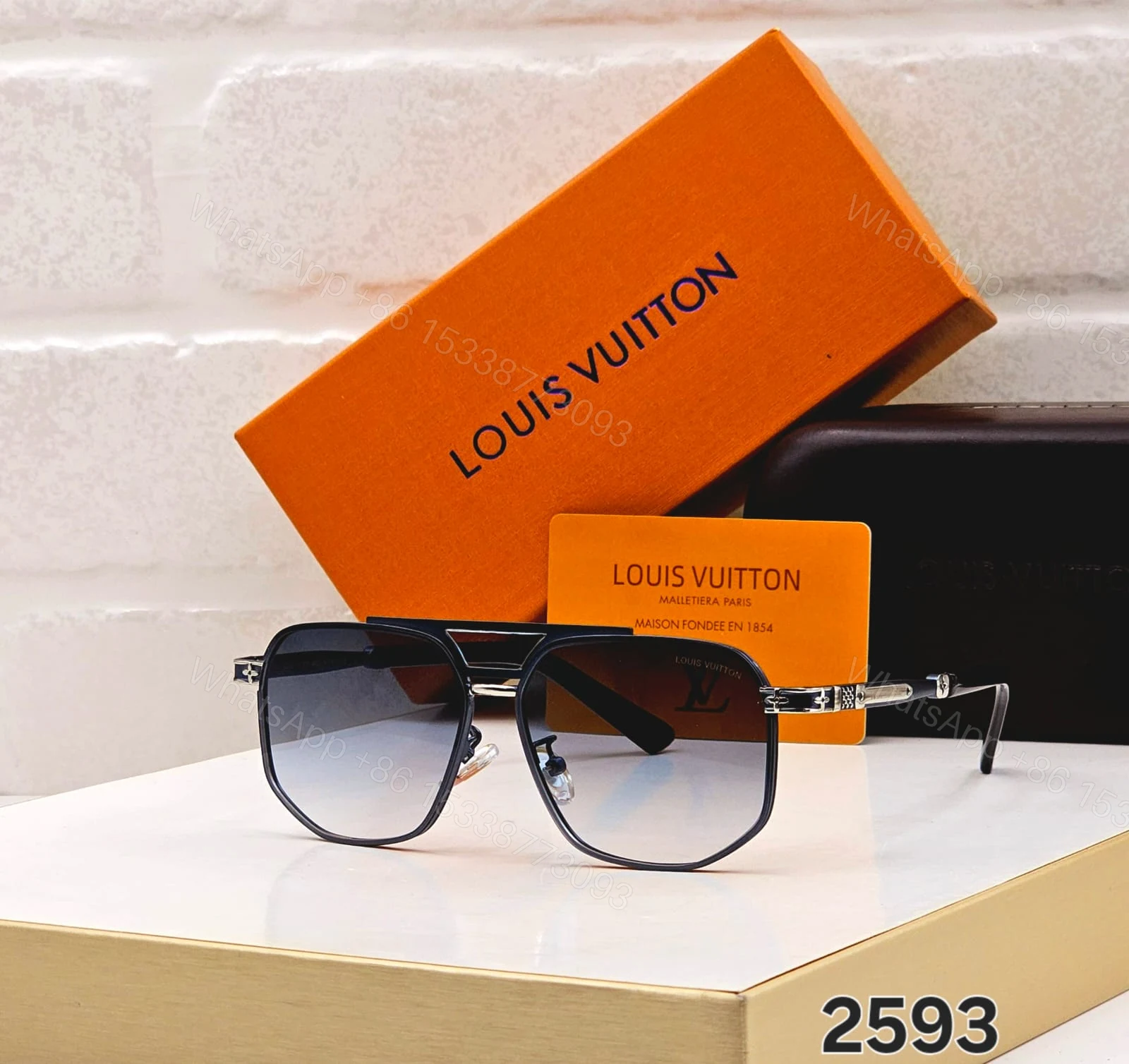 Louis Vuitton 2593 Square Aviator Black-Grey — view 1
