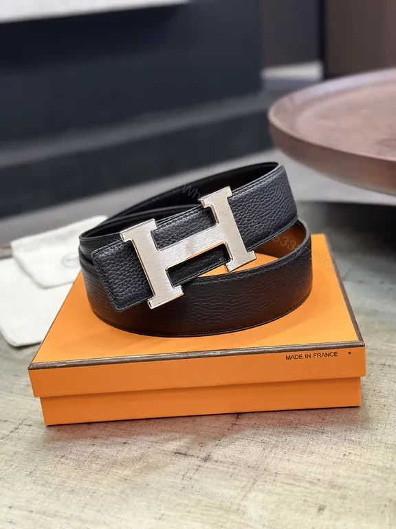 Black Leather Hermes-Style H Buckle Belt - Modern Luxury Everyday Versatility — view 1