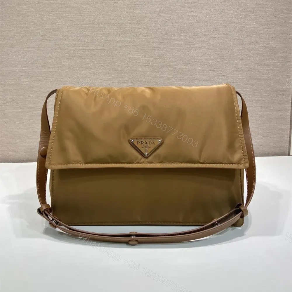 View 3 of 高仿Prada*RE-Nylon系列1BD255尼龍郵差包棕色中號免檢版