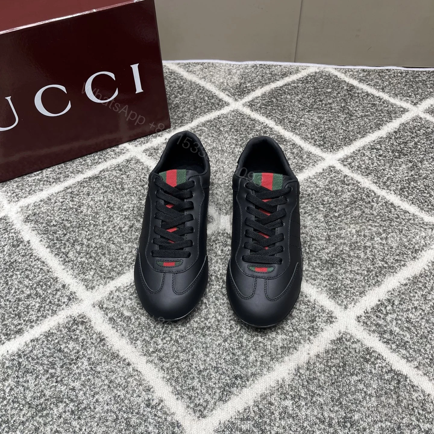 Gucci原單黑色男士運動鞋 經典紅綠織帶設計極簡款 — view 1