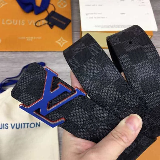 View 5 of LOUIS VUITTON INITIALES 40MM REVERSIBLE DAMIER INFINI LEATHER BELT – B87