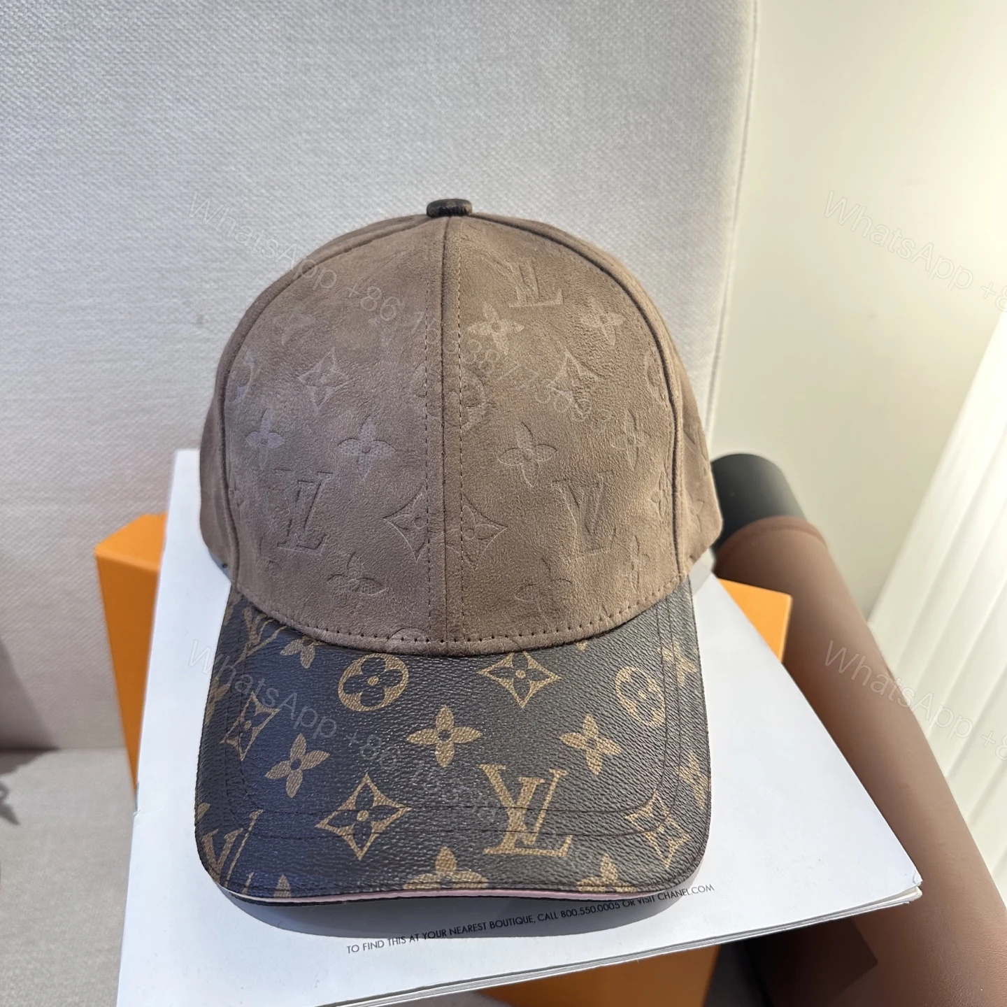 LV 高仿 男/女款 麂皮拼接老花棒球帽 復古質感款 — view 1