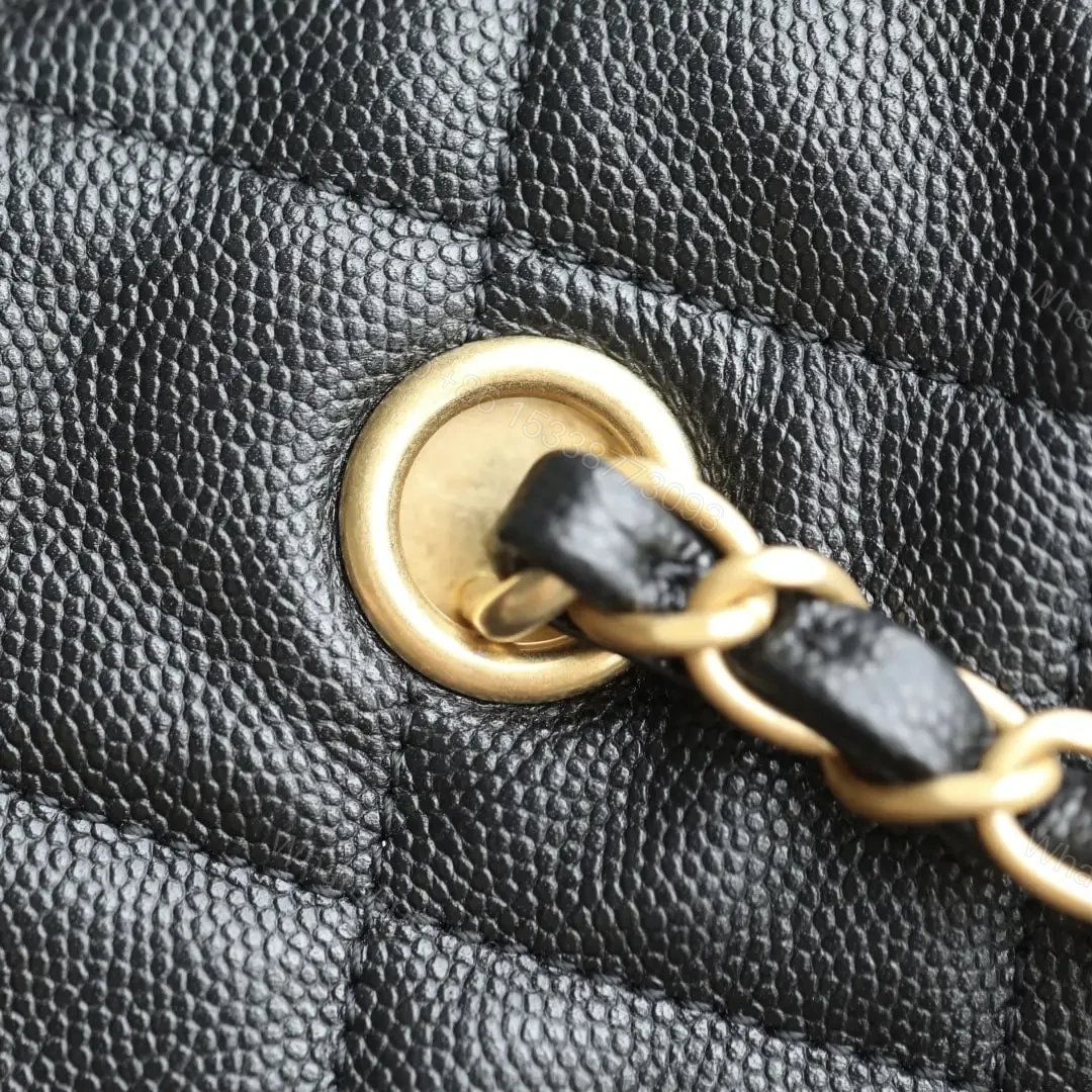 View 17 of 高仿Chanel*25K系列AS5792小牛皮腋下包黑色小號免檢版
