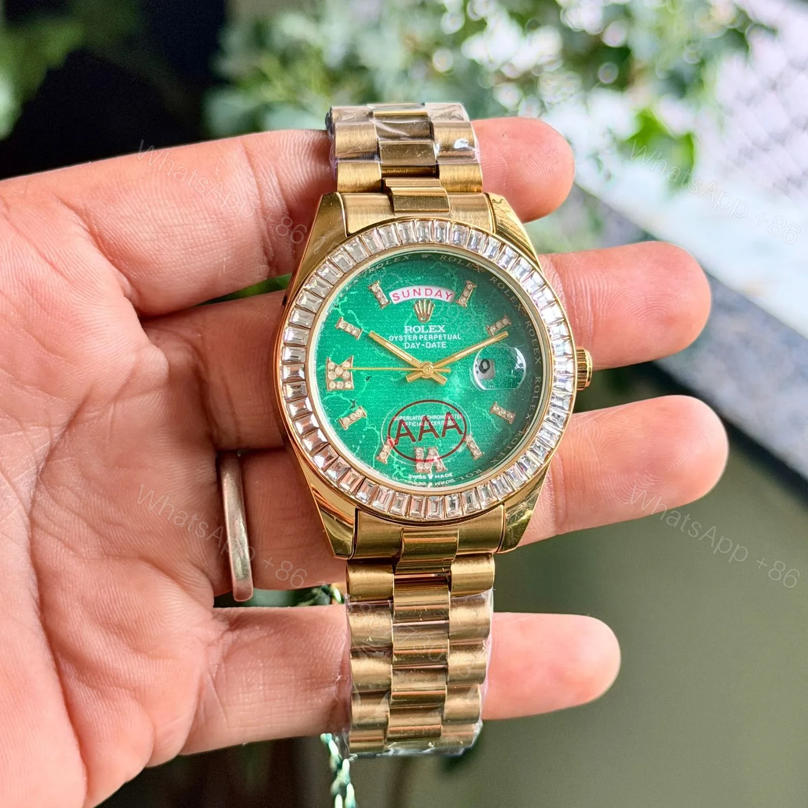 Rolex Day-Date Eisenkiesel Green Dial Diamond Bezel — view 1