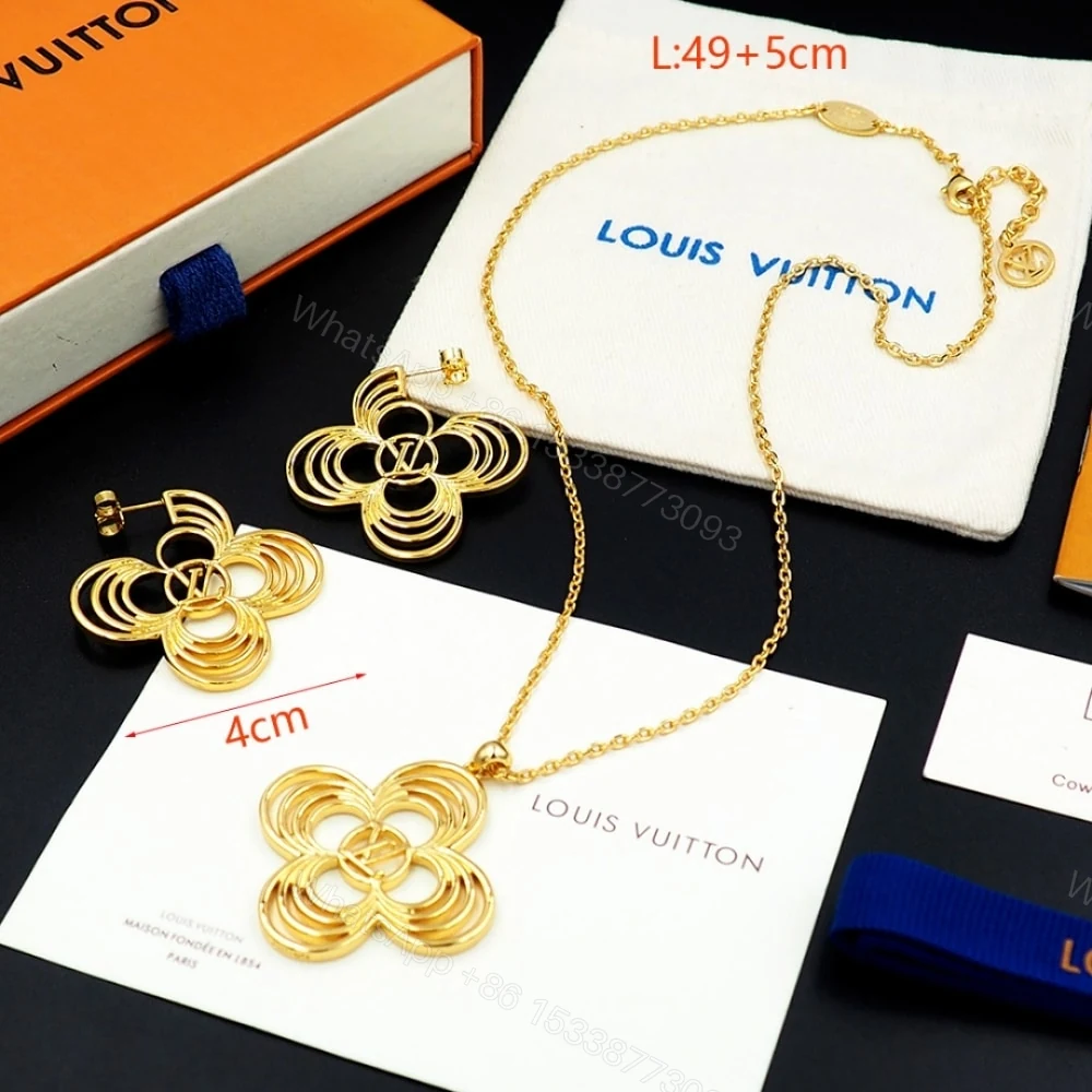 View 7 of LOUIS VUITTON LV BREEZE PENDANT GOLD M02805
