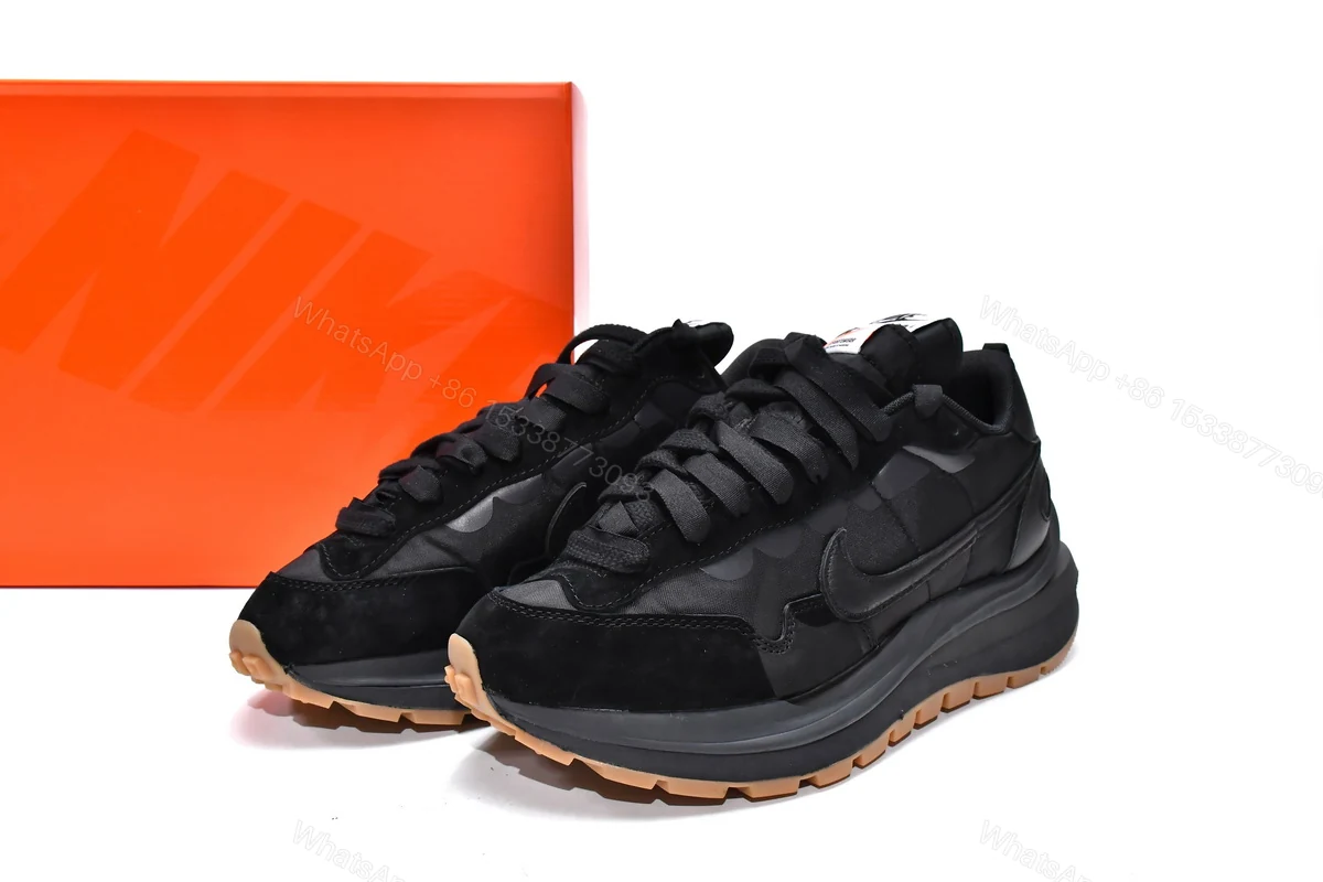 Sacai x Nike Vaporfly Black and Gum DD1875-001 — view 2