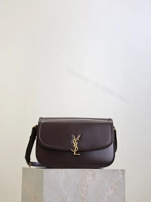 Chic Leather Crossbody with Gold-Tone Hardware, Compact Carry — view 1