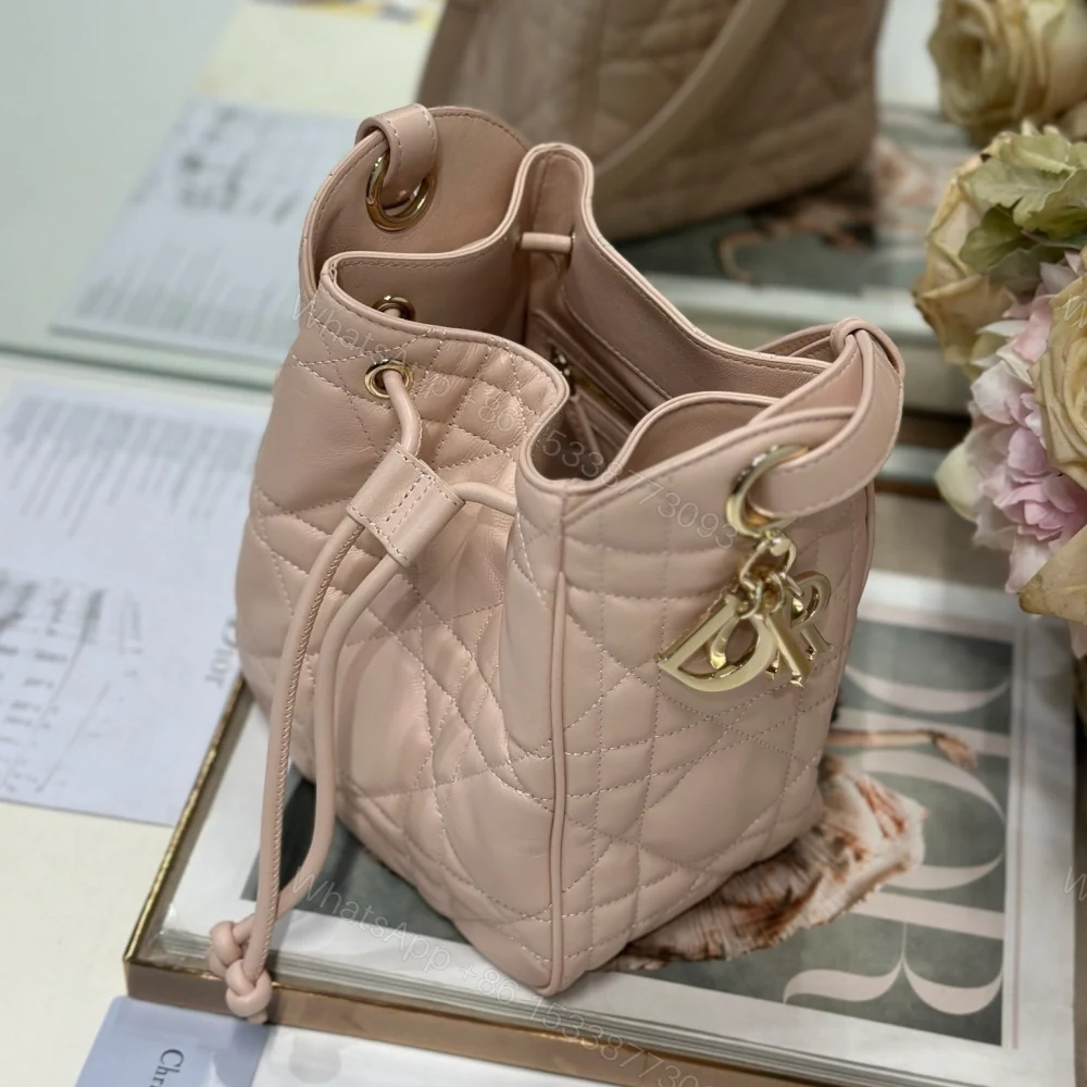 View 3 of 高仿Dior*D-Motion系列M2851M413小牛皮水桶包小號粉色免檢版
