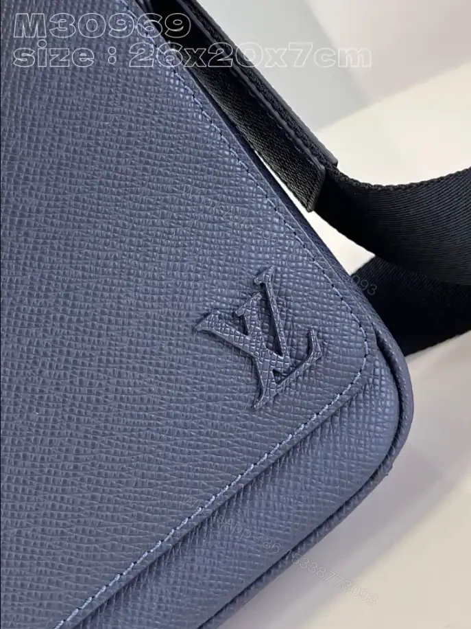 View 7 of LOUIS VUITTON DISTRICT PM – LBV408