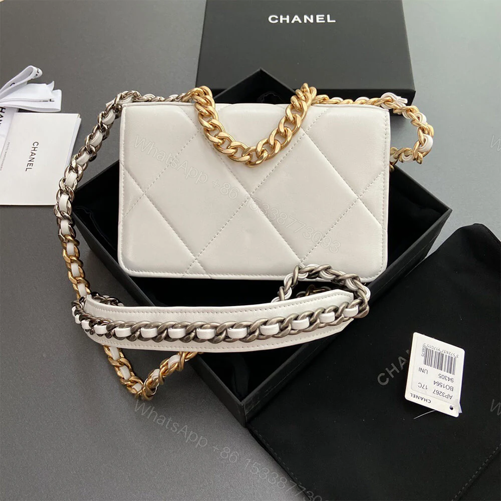 View 4 of CHANEL 19 Wallet on Chain