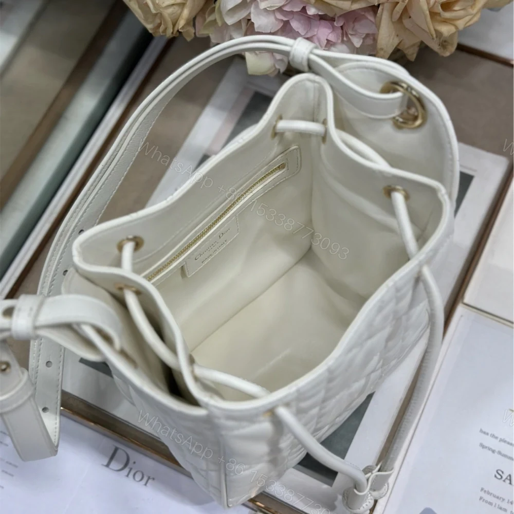 View 6 of 高仿Dior*D-Motion系列M2851M021小牛皮水桶包小號白色免檢版