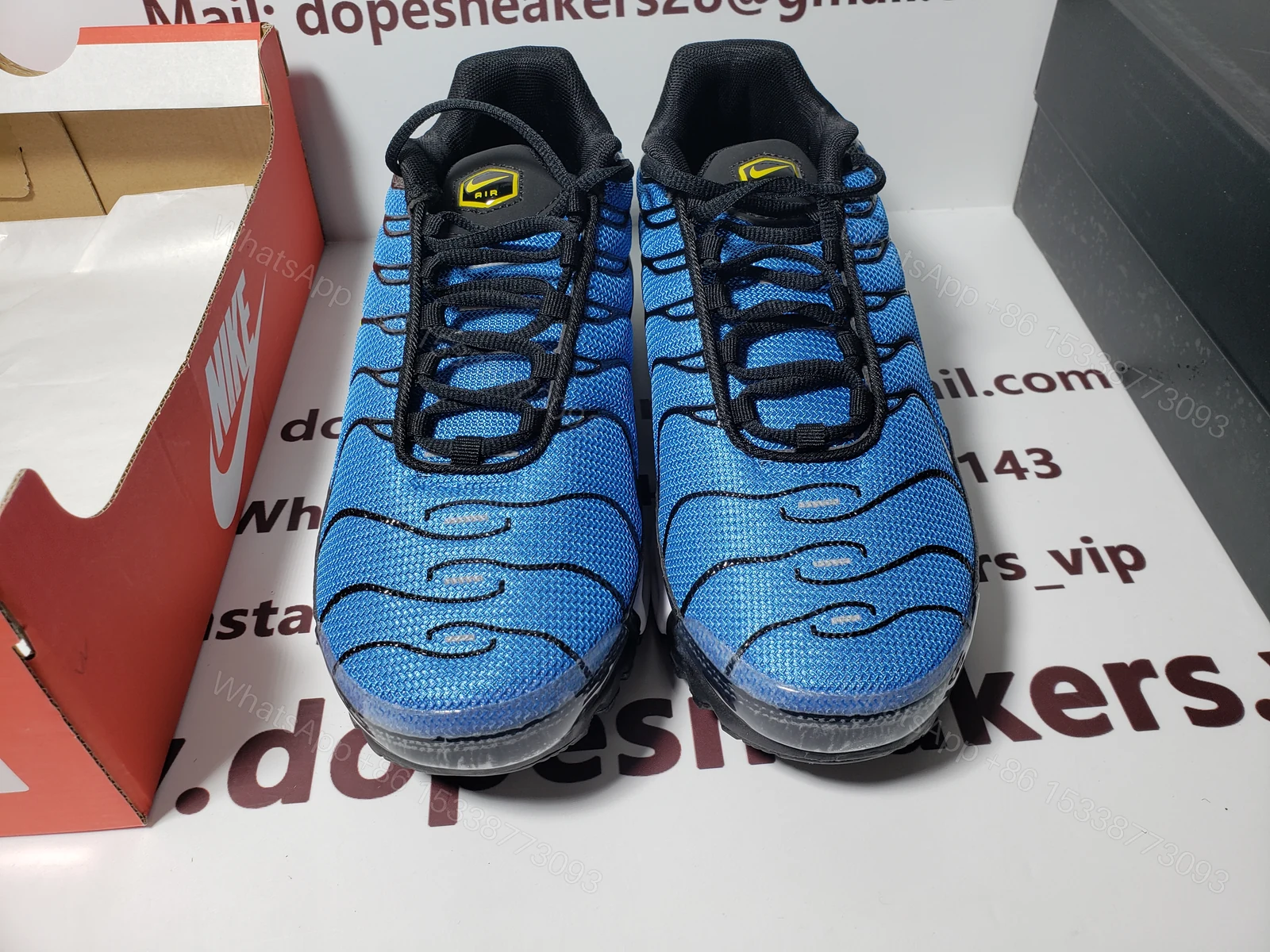 Nike Air Max Plus OG 'Hyper Blue' (Nike Tn) — view 2