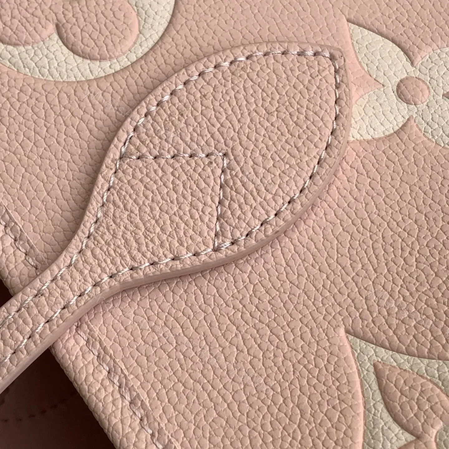 View 3 of LV Neverfull pink 32