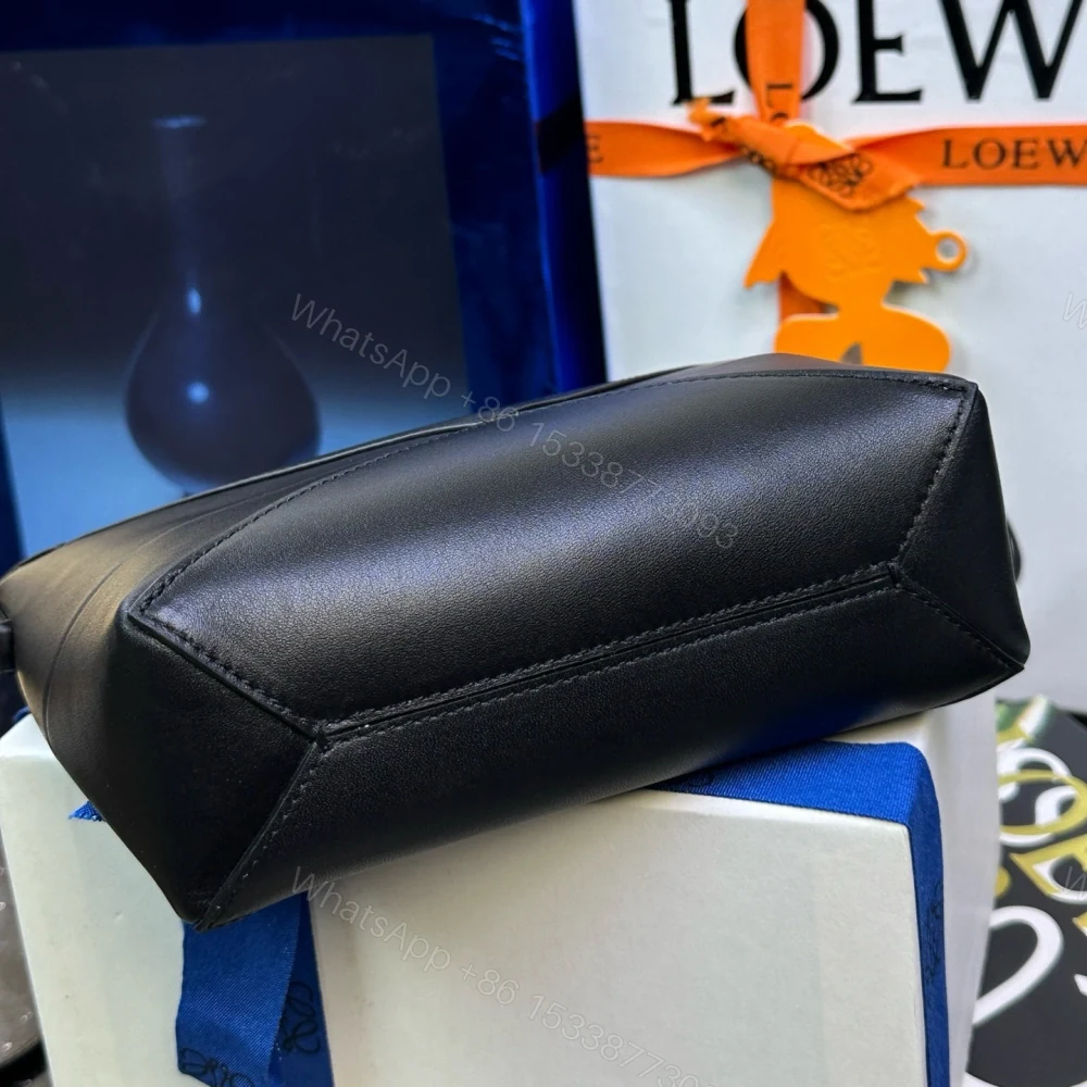 View 5 of 高仿Loewe*Fold系列1100小牛皮手提單肩包黑色免檢版