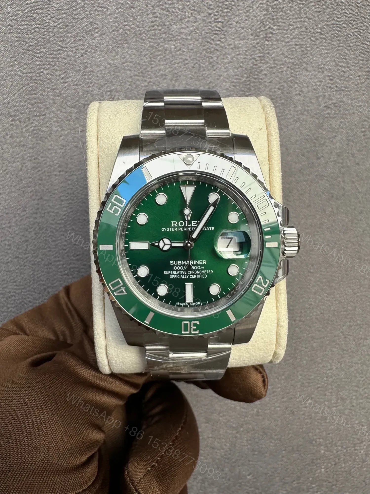 View 3 of Rolex Submariner Hulk