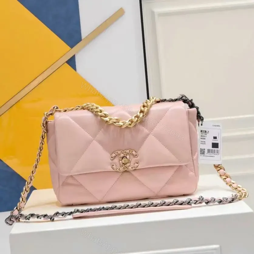 CHANEL — view 1