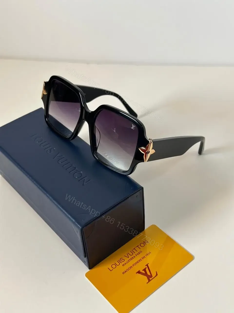 LOUIS VUITTON — view 1