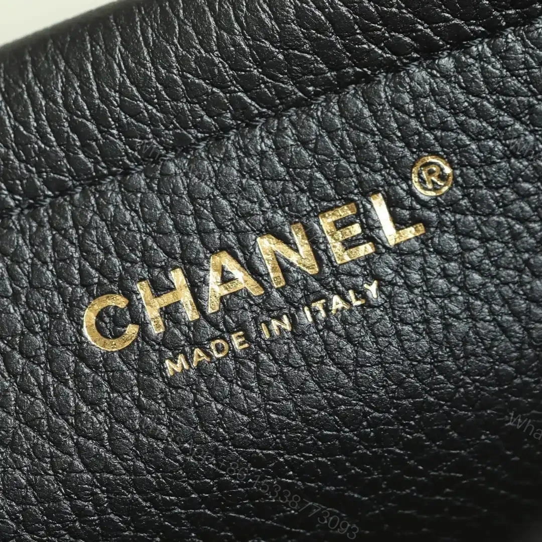 View 9 of 高仿Chanel*26S系列AS6288粒面小牛皮單肩包黑色免檢版