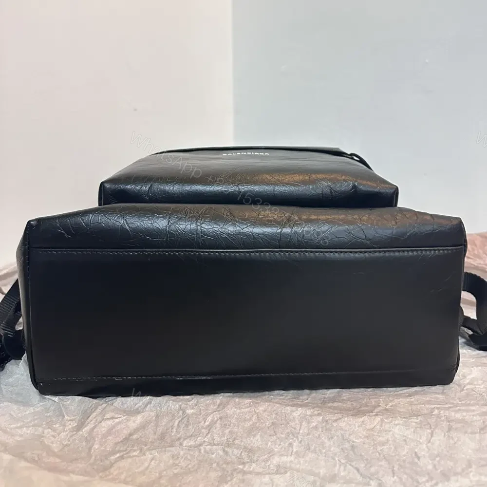 View 3 of 高仿BalenciagaExplorer系列小羊皮雙肩包m