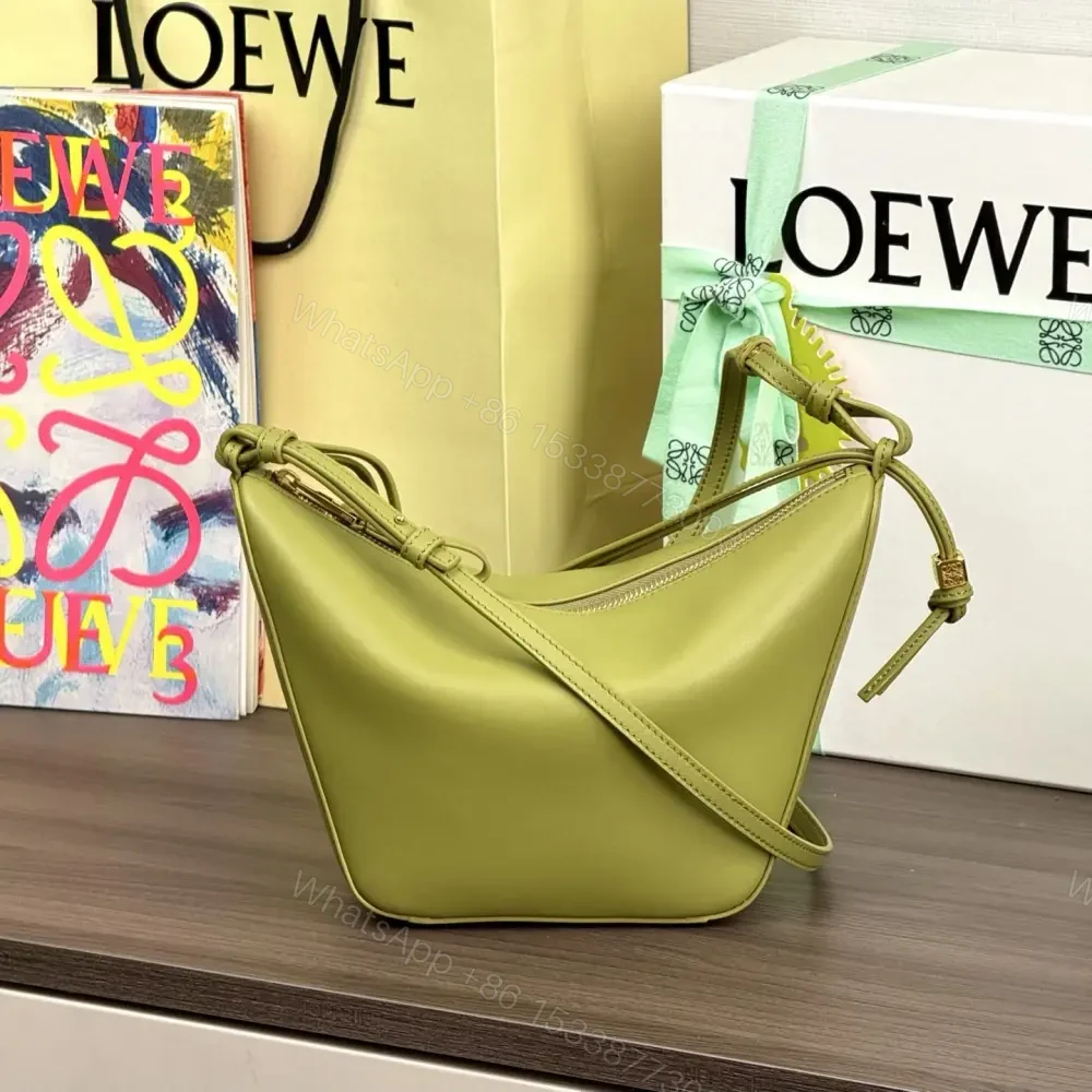 View 3 of 高仿Loewe*Hobo系列4221單肩斜挎包淺苔綠Mini免檢版