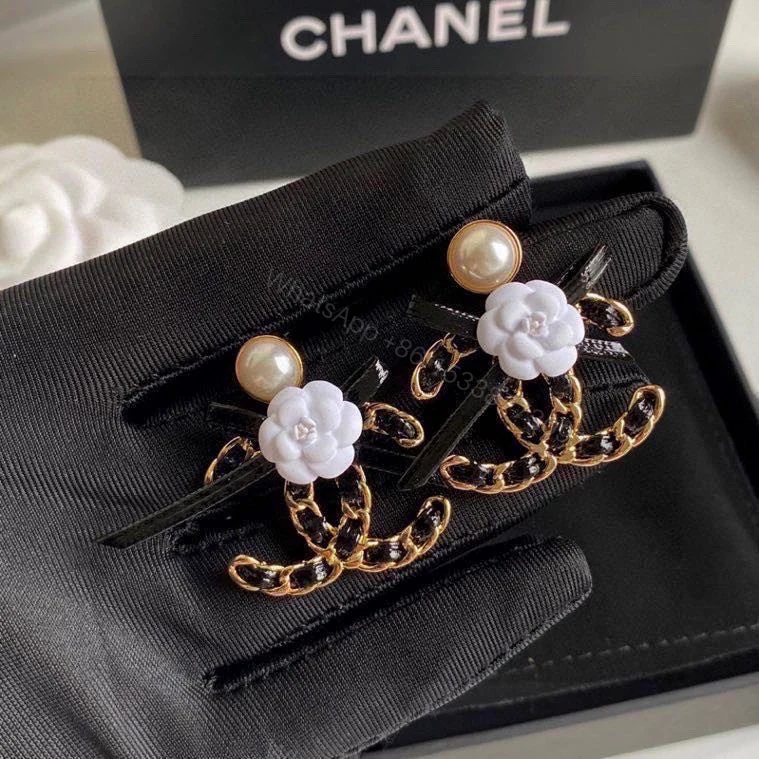 View 3 of EN – Lux Earring Chanel 021