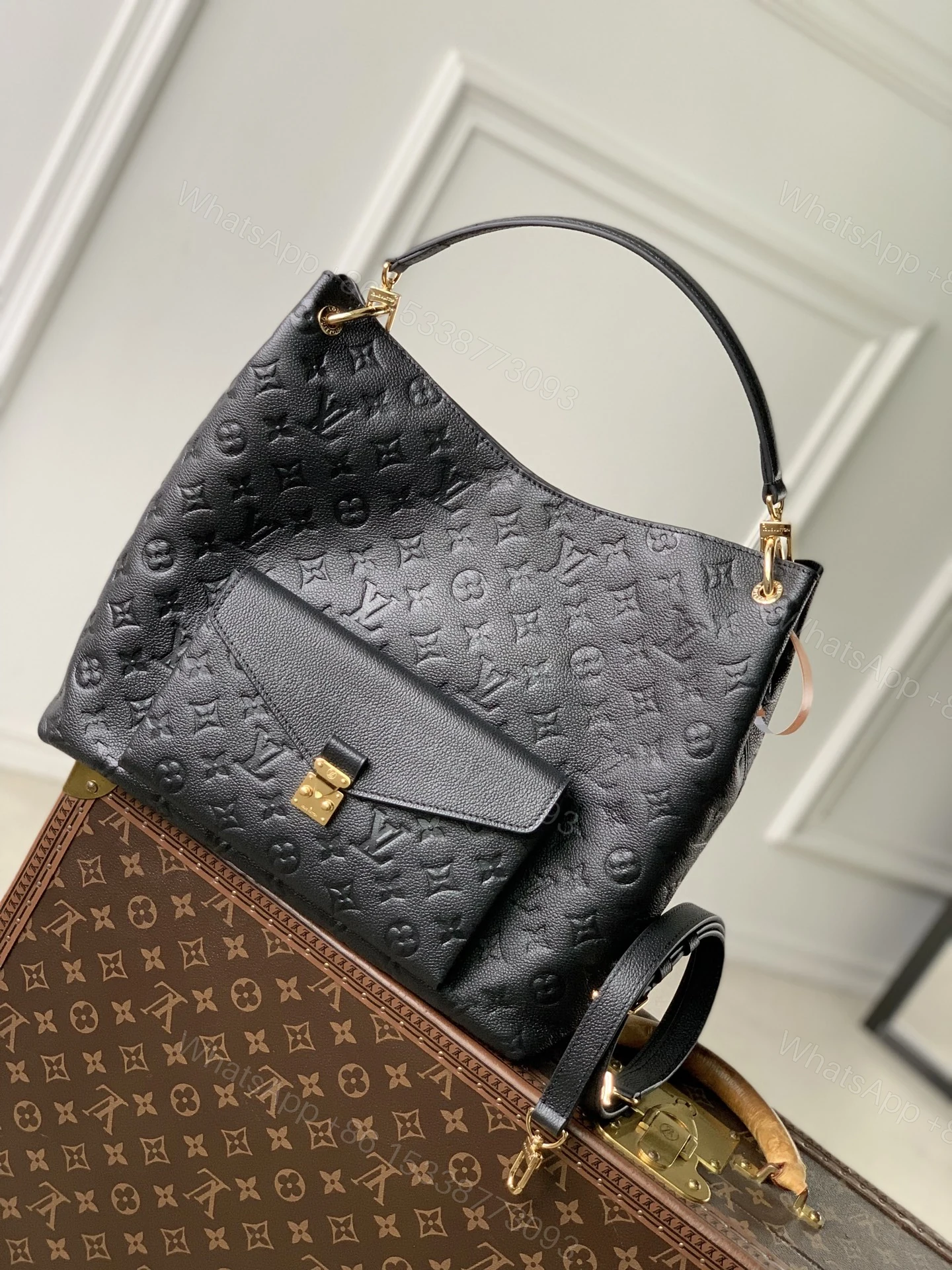 LV A貨 女款 單肩包 經典弧形設計 百搭日常款 — view 1