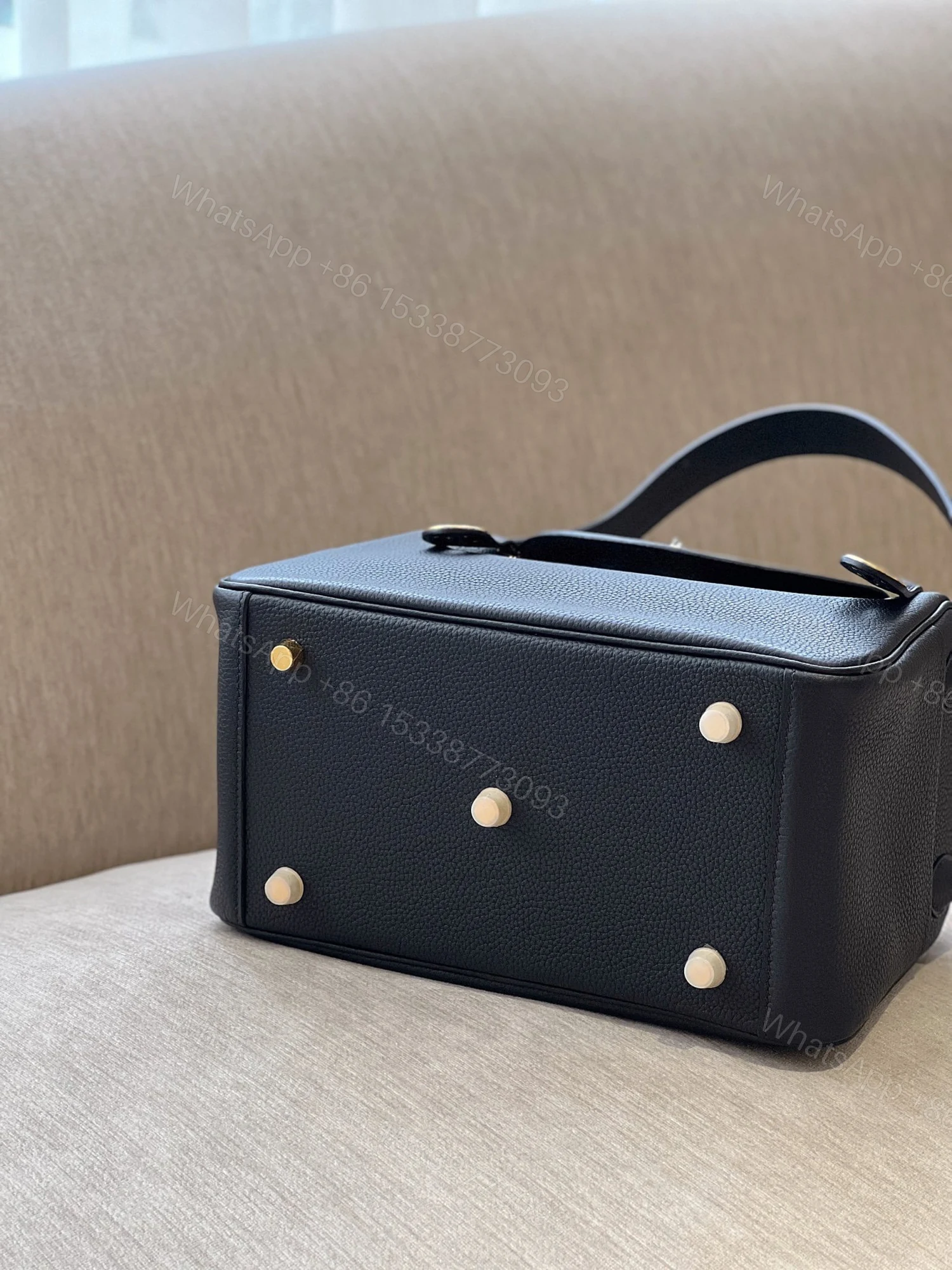 View 5 of Hermes Lindy 26 Black Gold Hardware