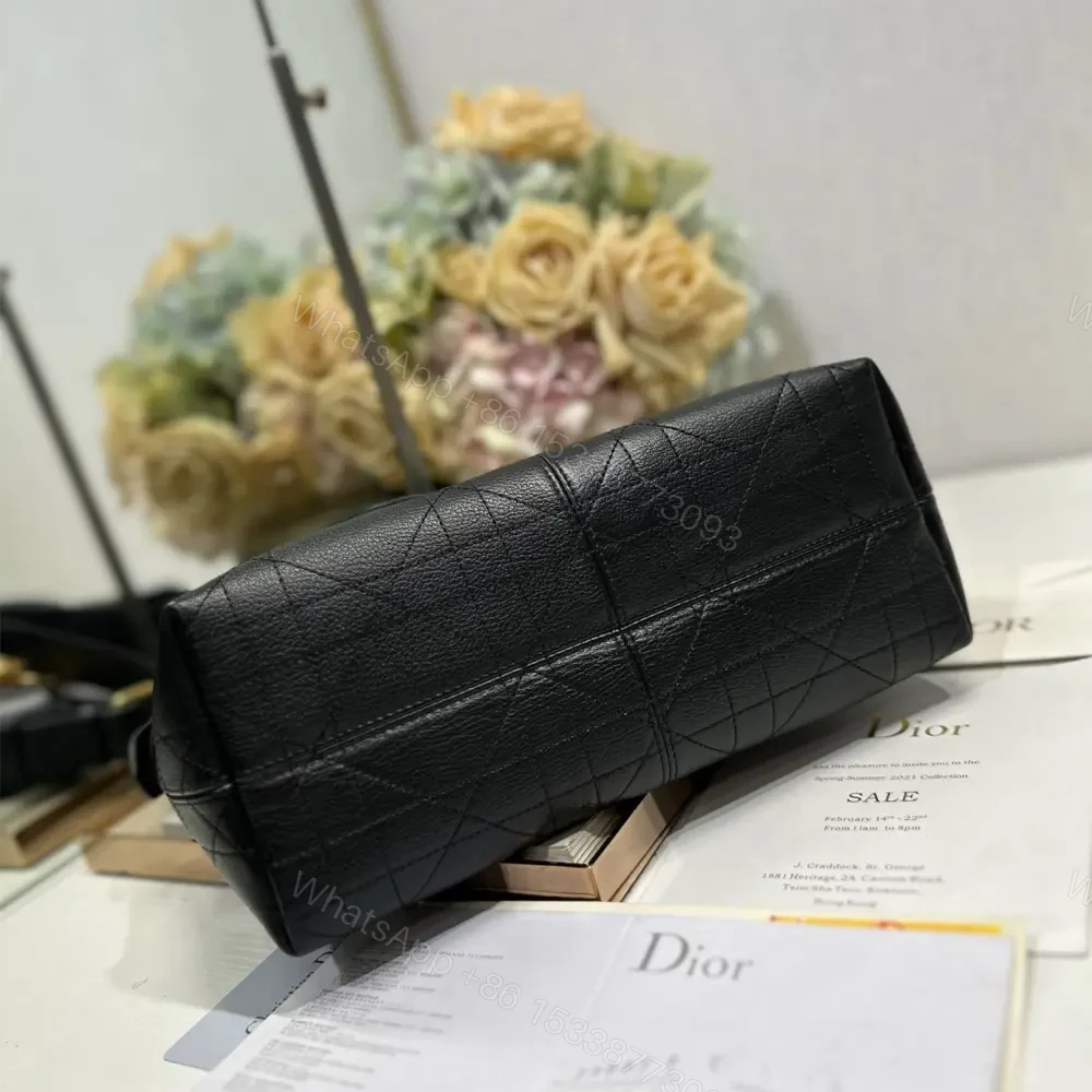 View 5 of 高仿Dior*Voyage系列M284M901小牛皮單肩包中號黑色免檢版