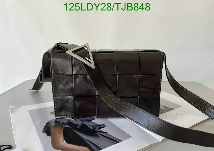View 40 of Bottega Veneta Premium Nappa Leather Intrecciato Weave Bag with Magnetic Fastening BV9101