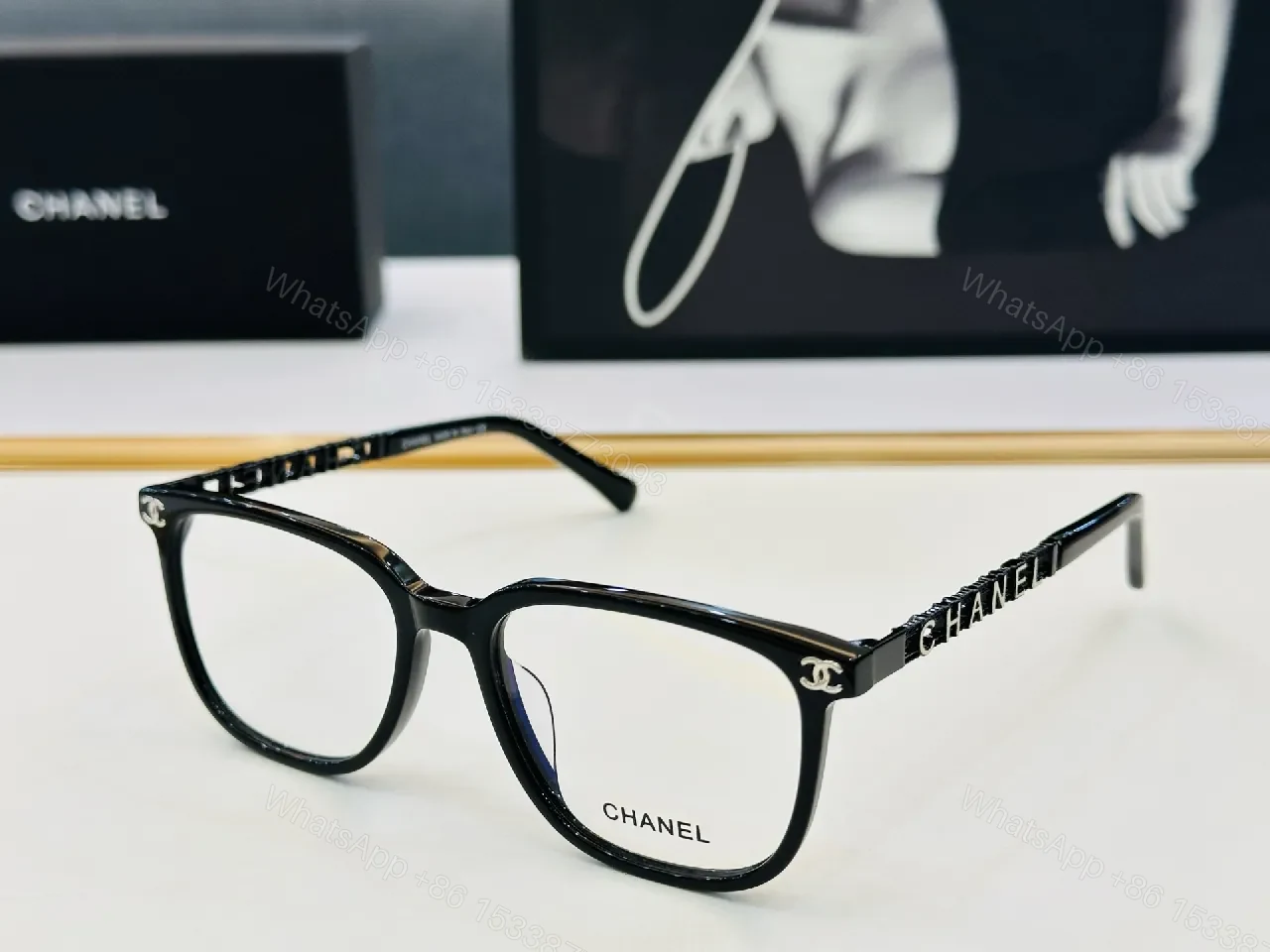 Chic Square Eyewear: Luxury Comfort Glasses Without Brand Names — view 1