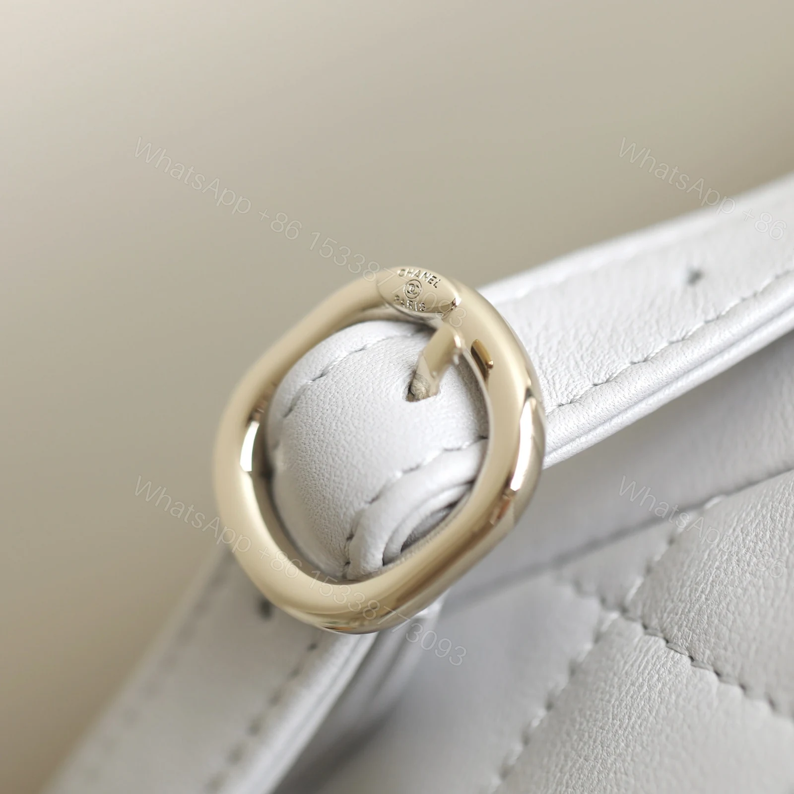 View 22 of 高仿Chanel*24K系列AS2908小牛皮淡灰雙肩包大號免檢版
