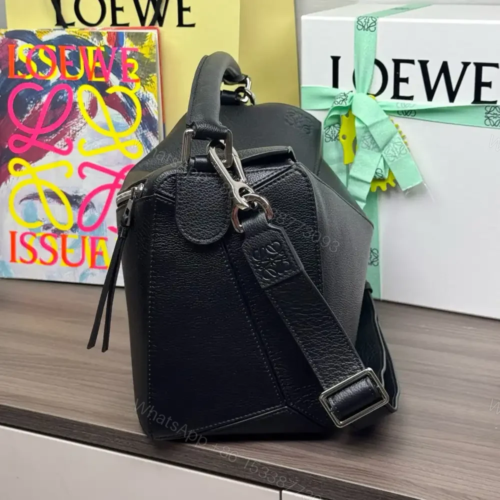View 3 of 高仿Loewe*Puzzle系列1100小牛皮斜挎包黑色大號免檢版