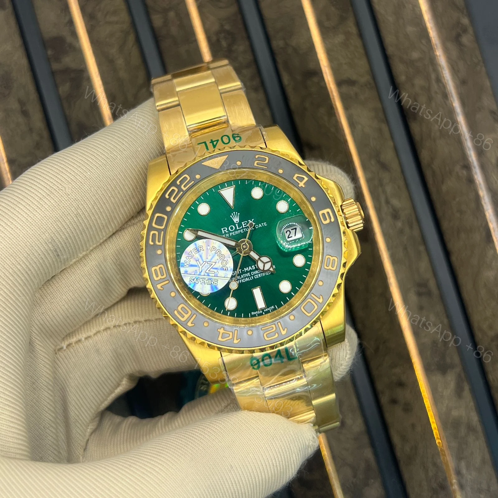 ROLEX GMT-MASTER II 116718LN Green — view 1