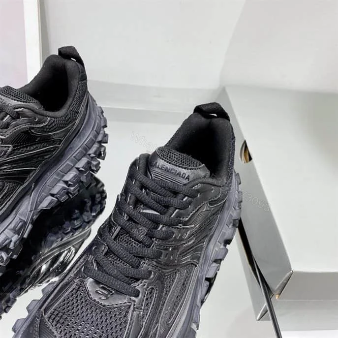 View 8 of BALENCIAGA MEN’S DEFENDER TRAINERS – BB226