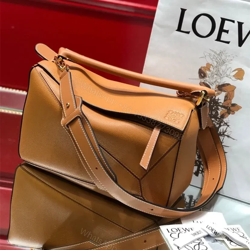 View 2 of 高仿Loewe*Puzzle系列2530單肩包焦糖色中號免檢版