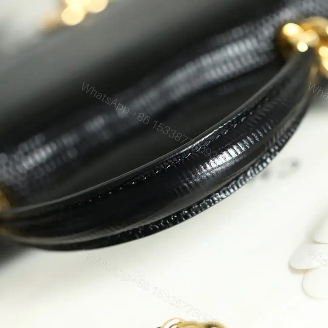 View 12 of 高仿Chanel*26A系列AP5280高級手工坊手拿包蜥蜴紋黑色免檢版