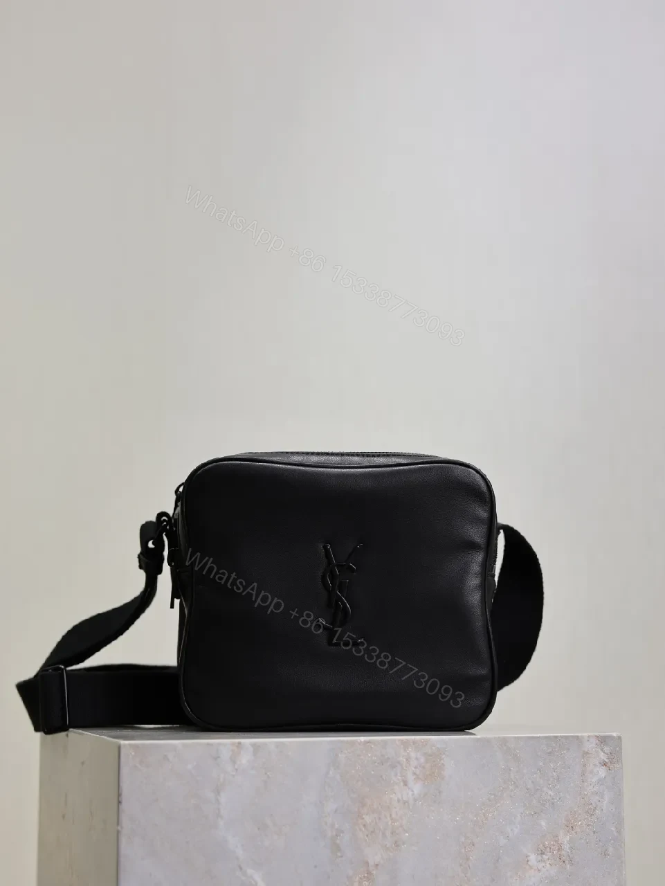 Compact Black Leather Crossbody – Sleek, Everyday Luxury Bag — view 1