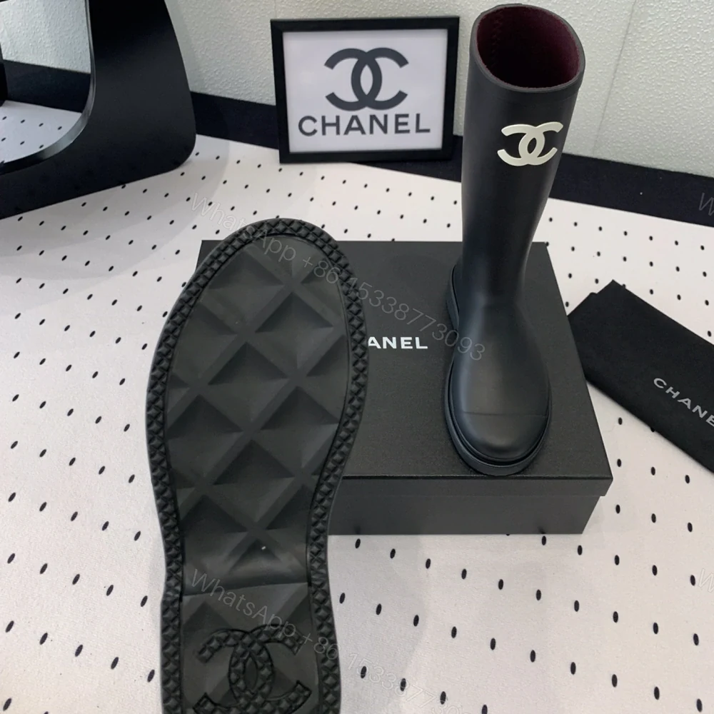 View 9 of 高仿Chanel*25S系列G39620X爆款高筒雨靴黑色免檢版