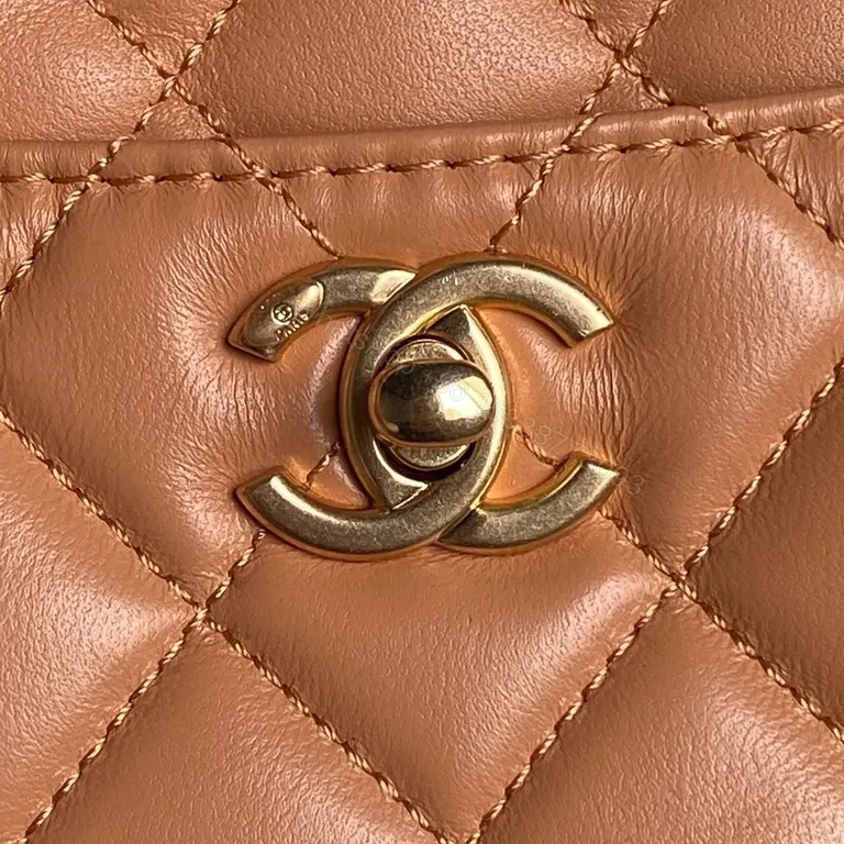 View 9 of Coral Quilted Handbag: Luxe Chain-Linked Everyday Glamance