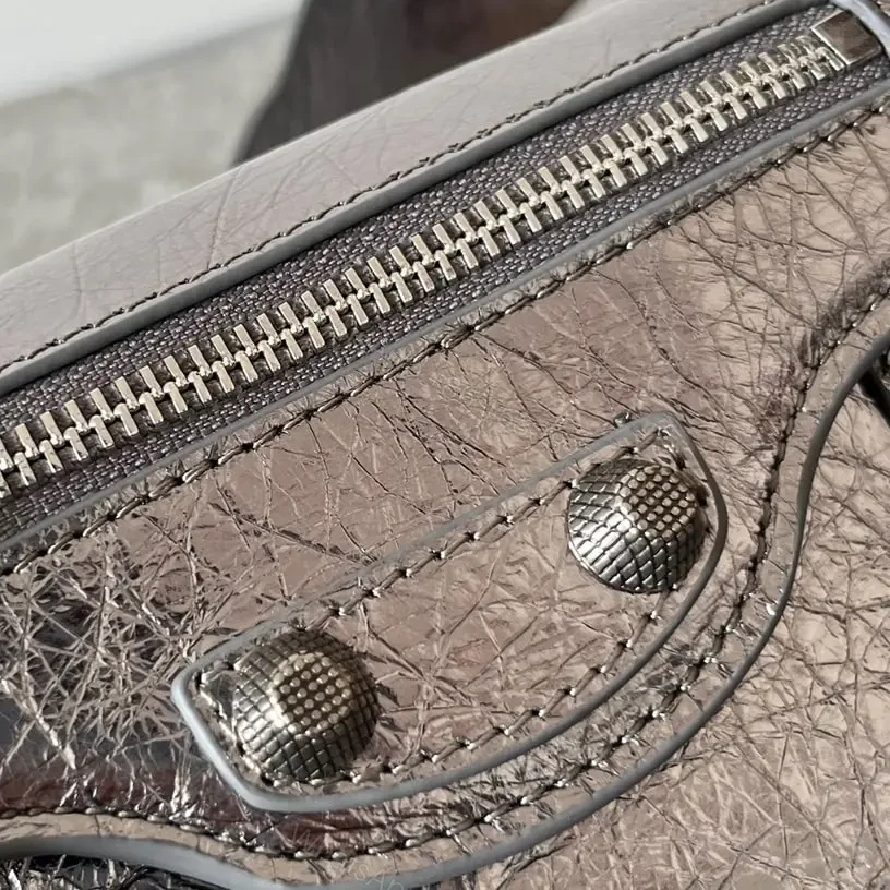 View 10 of 高仿Balenciaga*LeCagole2024新款法棍包銀色XS