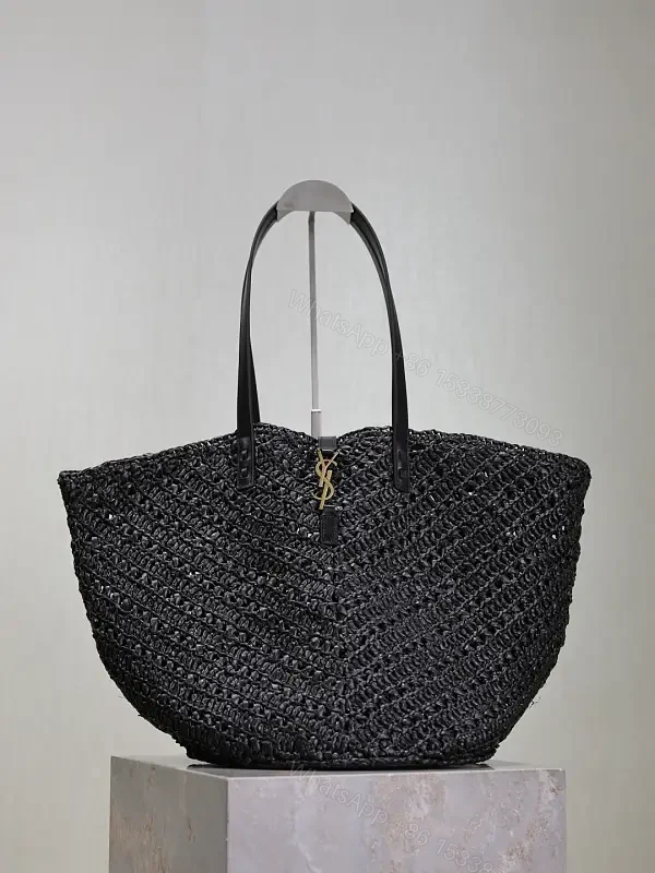 Gold-Accent Crochet Tote: Premium Texture, All-Day Carry — view 1